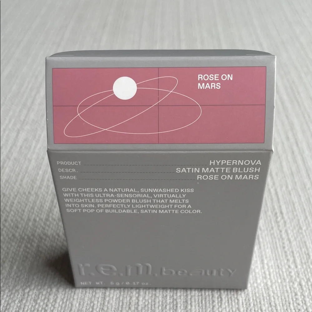 r.e.m. beauty Hypernova Satin Matte Blush - Rose On Mars